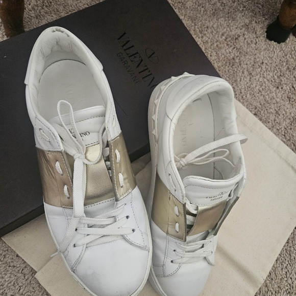 Valentino Garavani sneakers - Picture 1 of 17